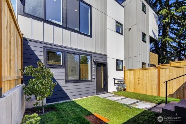 1216 NE 100th Street, Seattle, WA 98125