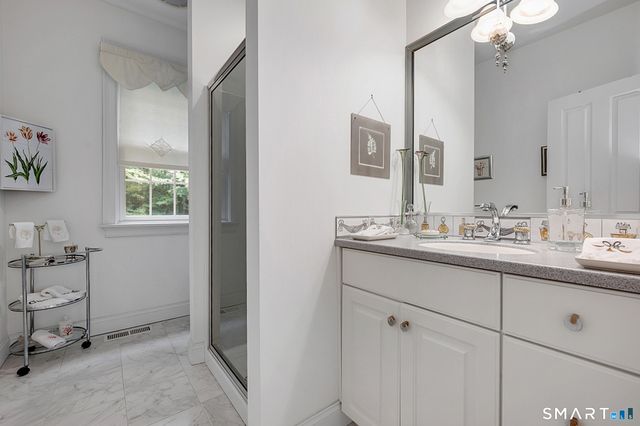 68 Hart Street, Burlington, CT 06013