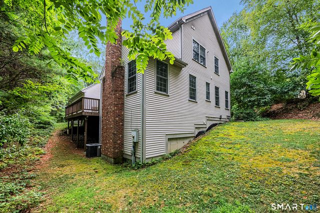 68 Hart Street, Burlington, CT 06013