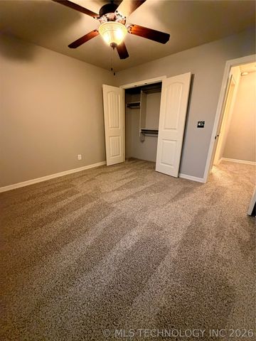 11230 S 275th East Avenue, Coweta, OK 74429