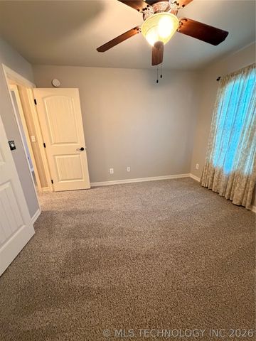 11230 S 275th East Avenue, Coweta, OK 74429