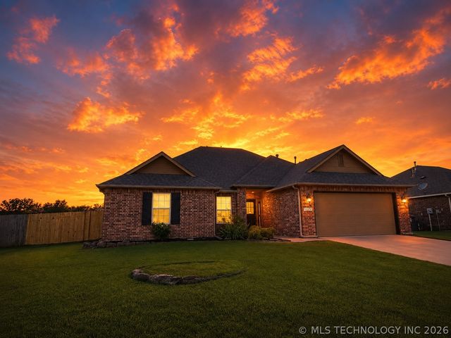 11230 S 275th East Avenue, Coweta, OK 74429