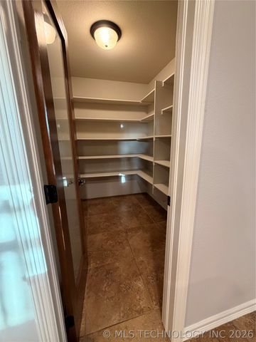 11230 S 275th East Avenue, Coweta, OK 74429