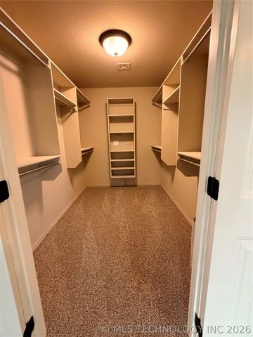 11230 S 275th East Avenue, Coweta, OK 74429