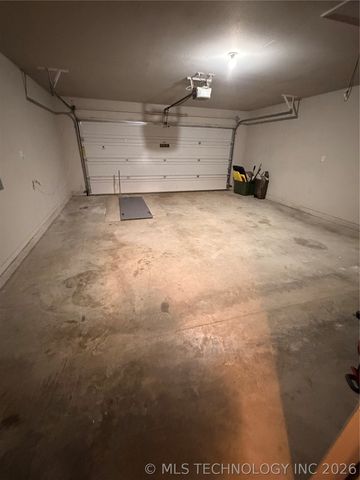 11230 S 275th East Avenue, Coweta, OK 74429