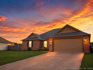 11230 S 275th East Avenue, Coweta, OK 74429