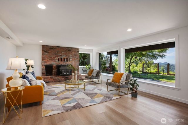 12065 206th Place SE, Issaquah, WA 98027