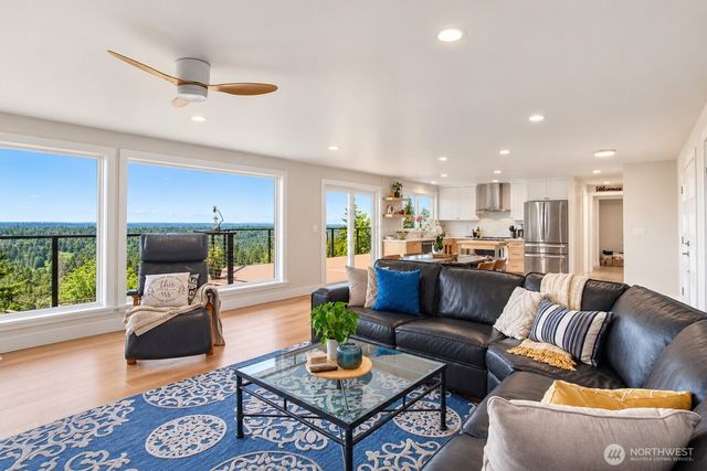 12065 206th Place SE, Issaquah, WA 98027