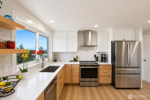 12065 206th Place SE, Issaquah, WA 98027