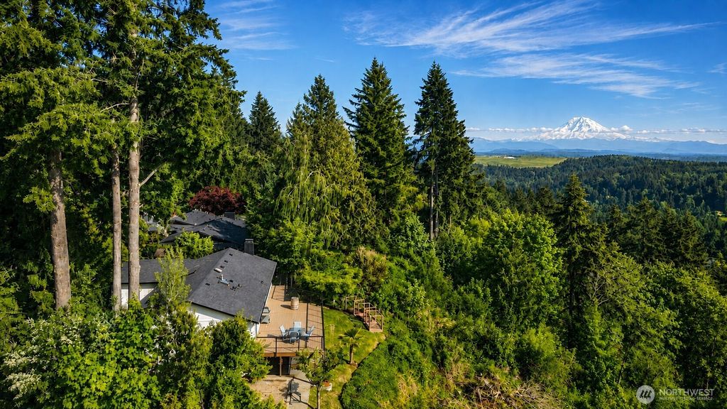 12065 206th Place SE, Issaquah, WA 98027