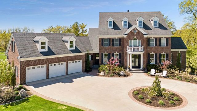 18482 Bearpath Trail, Eden Prairie, MN 55347
