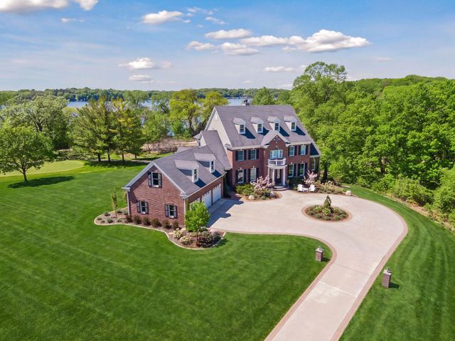 18482 Bearpath Trail, Eden Prairie, MN 55347