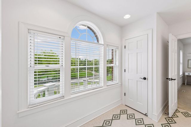 18482 Bearpath Trail, Eden Prairie, MN 55347