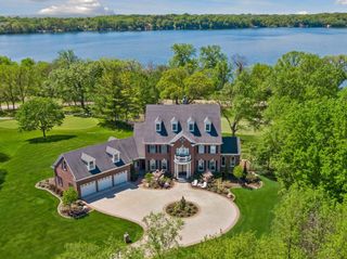 18482 Bearpath Trail, Eden Prairie, MN 55347