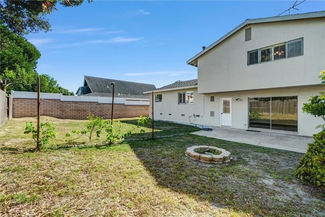17362 Breda Lane, Huntington Beach, CA 92649