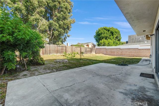 17362 Breda Lane, Huntington Beach, CA 92649