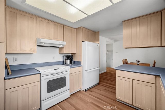 17362 Breda Lane, Huntington Beach, CA 92649