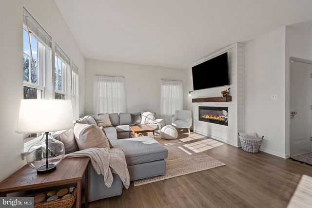 4350 BLACKBURN DR, Stewartstown, PA 17363