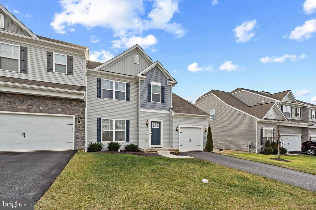 4350 BLACKBURN DR, Stewartstown, PA 17363