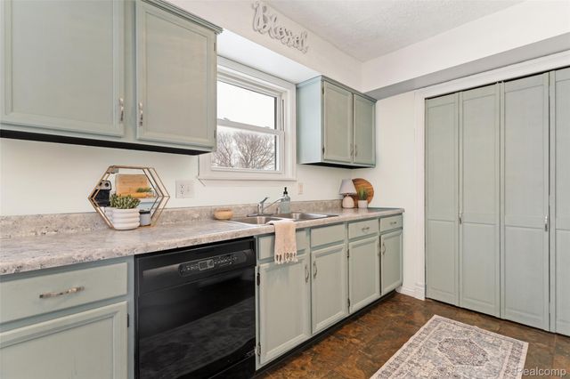 3843 Thomas Road, Oxford Charter Township, MI 48371