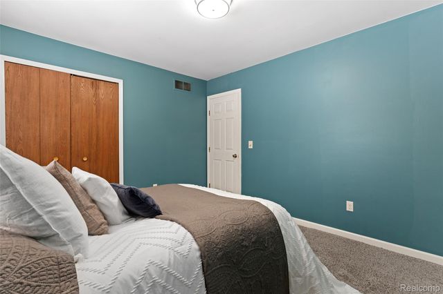 3843 Thomas Road, Oxford Charter Township, MI 48371