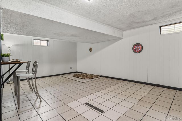 3843 Thomas Road, Oxford Charter Township, MI 48371