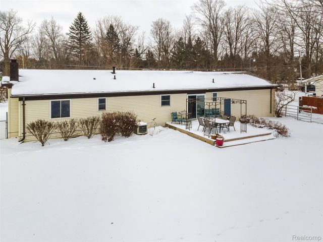 3843 Thomas Road, Oxford Charter Township, MI 48371