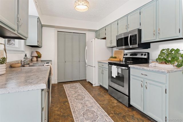 3843 Thomas Road, Oxford Charter Township, MI 48371