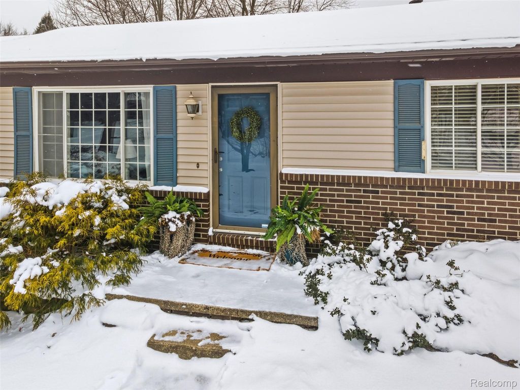 3843 Thomas Road, Oxford Charter Township, MI 48371