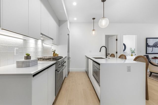 472 W Broadway 202, Boston, MA 02127