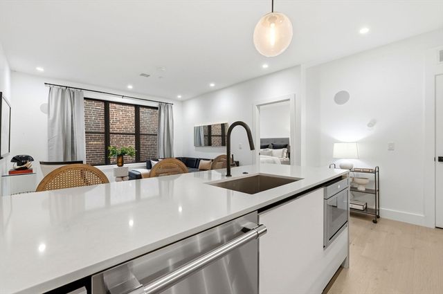 472 W Broadway 202, Boston, MA 02127