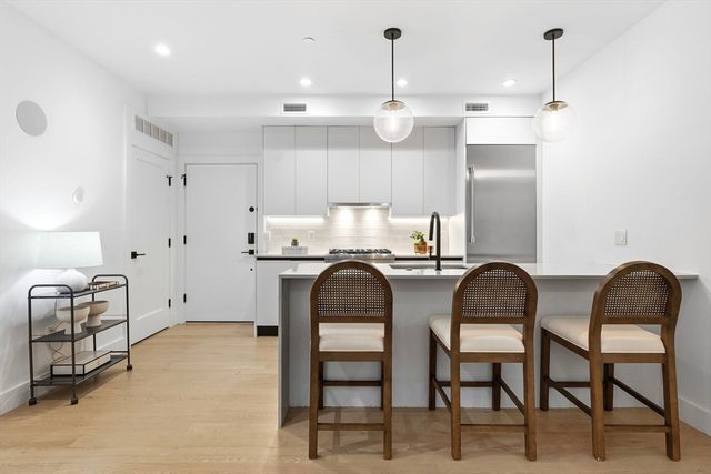 472 W Broadway 202, Boston, MA 02127
