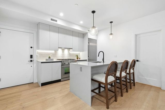 472 W Broadway 202, Boston, MA 02127