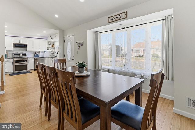 8 FALMOUTH RD, Hamilton, NJ 08620