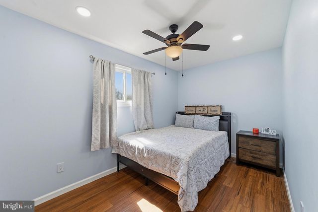 8 FALMOUTH RD, Hamilton, NJ 08620