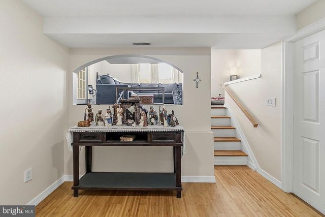 8 FALMOUTH RD, Hamilton, NJ 08620