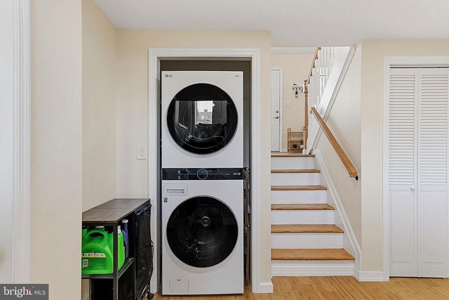 8 FALMOUTH RD, Hamilton, NJ 08620