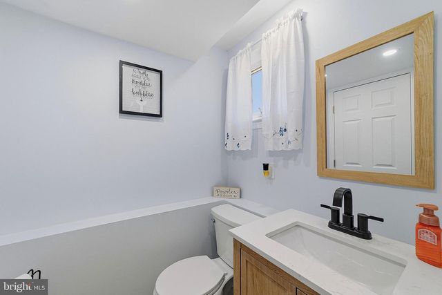 8 FALMOUTH RD, Hamilton, NJ 08620