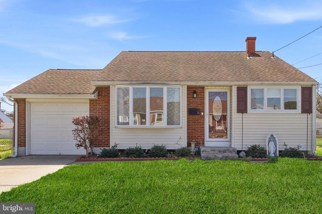 8 FALMOUTH RD, Hamilton, NJ 08620