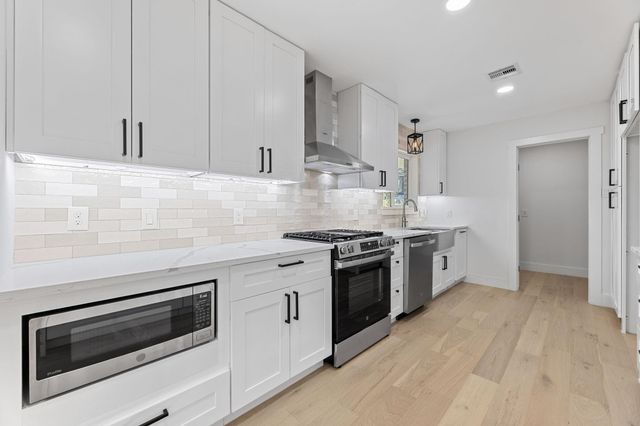 12315 Barryknoll Lane, Houston, TX 77024