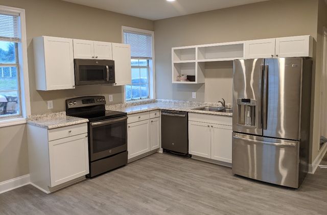 1721 Pleasant Grove Rd, Westmoreland, TN 37186