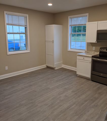 1721 Pleasant Grove Rd, Westmoreland, TN 37186