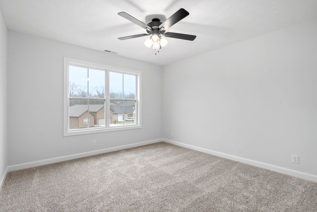 1758 Oak Forest Dr, Clarksville, TN 37043