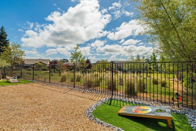 112 Glen View Ct, Copperopolis, CA 95228