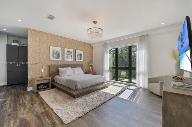 56 Samana Dr, Miami, FL 33133