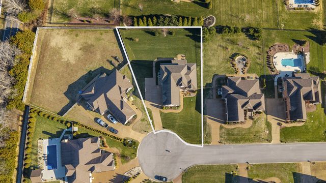 18 Beechwood Ct, Mount Juliet, TN 37122