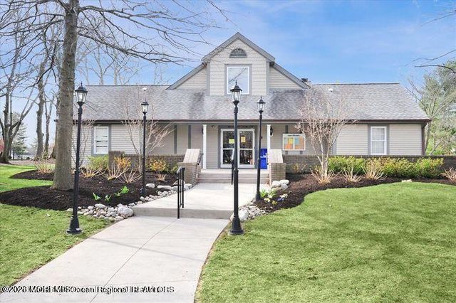 60 Perri Road, Freehold, NJ 07728