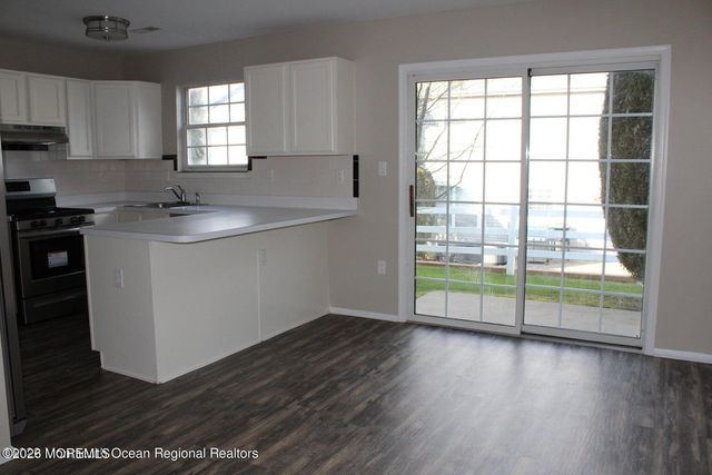 60 Perri Road, Freehold, NJ 07728