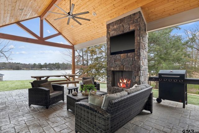 208 County Road 2129, Pittsburg, TX 75686