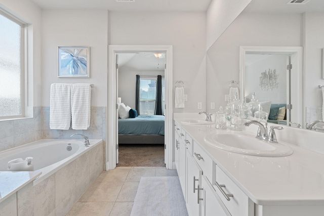 209 Birkshire DR, Georgetown, TX 78626